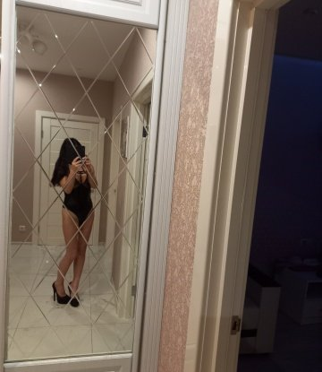 сладкий! 👄 Хочешь окунуться в мир наслаждения и страсти? Тогда ты попал по адресу! Я экспертка в доставлении удовольствия и готова исполнить все твои сокровенные желания...💦 Ты можешь полностью расслабиться и довериться моим опытным рукам и губкам. Я обещаю, ты не пожалеешь! 😈🔥
В Москве я нашла свою вторую родину. Здесь я сочетаю страсть с нежностью, создавая неповторимую атмосферу нашего встречи. Фото, которые ты видишь здесь, полностью соответствуют моей внешности. Заводные формы, упругая грудь, стройные ножки – это все обо мне. 😉
У меня есть своя студия, где мы можем насладиться друг другом в уютной обстановке. Мы можем провести время наедине в отеле или я могу приехать к тебе. Мне важно, чтобы каждая встреча была незабываемой. 💫
Отзывы моих довольных клиентов говорят сами за себя. У меня есть много постоянных поклонников, которые наслаждаются каждым мгновением с мной. Ищешь сексуальное приключение в Москве? Тогда свяжись со мной и я сделаю твои фантазии реальностью. 💋💫 12792, 38 лет